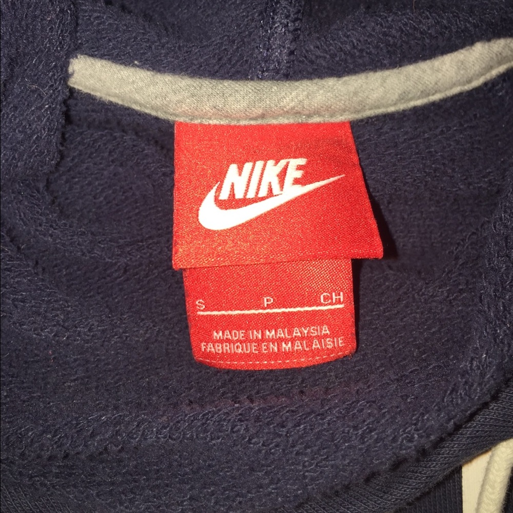 *NWOT* UNIVERSITY OF ARIZONA NIKE SWEATSHIRT - Picture 4 of 6